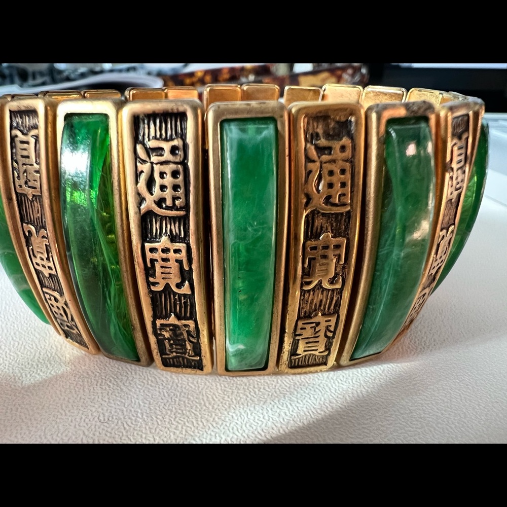 Vintage statement bracelet . Very unique